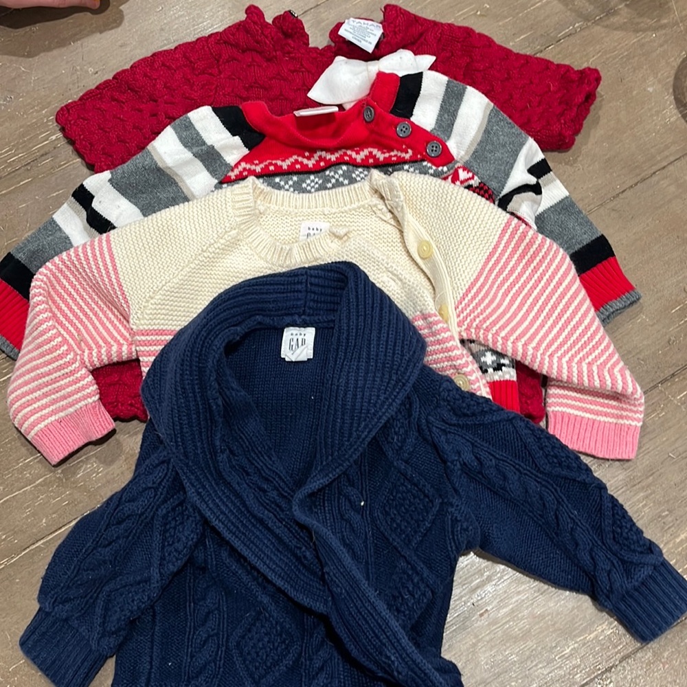 Bundle of 4 baby sweaters 6-12 month